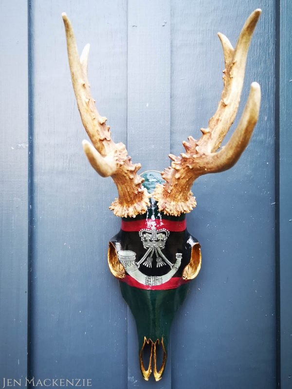 Roebuck antlers The Rifles cap badge