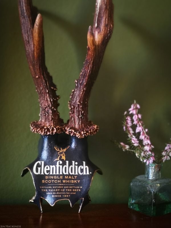 A stunning Glenfiddich 12 whisky label decoupaged onto roebuck antlers. Perfect for whisky lovers!