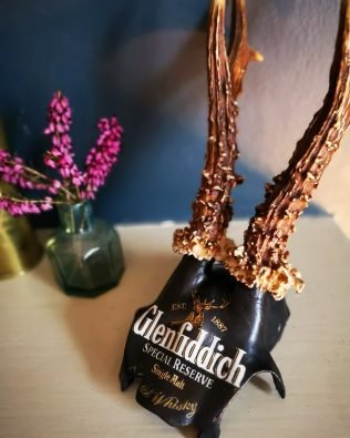 Glenfiddich 12 whisky label antlers. Perfect for a whisky fan!