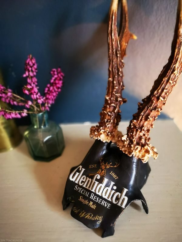 Glenfiddich 12 whisky label antlers. Perfect for a whisky fan!